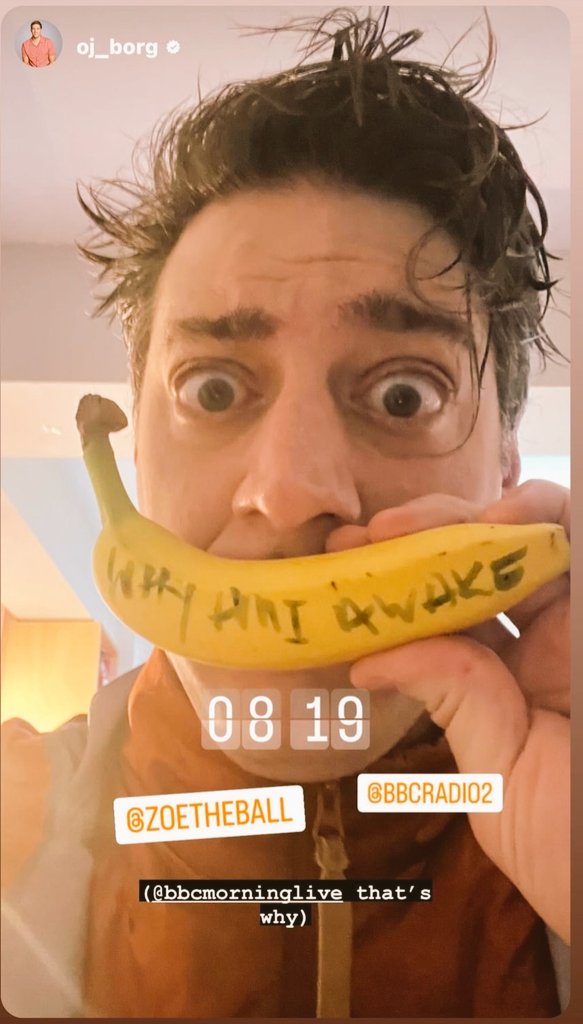 JMHallett19935's tweet photo. Greg James has started something. ๐
Via oj_borg Instagram
#keeleyhawes #gregjames #banana #friendsroundfriday #ojborg https://t.co/YAFzJB7djD