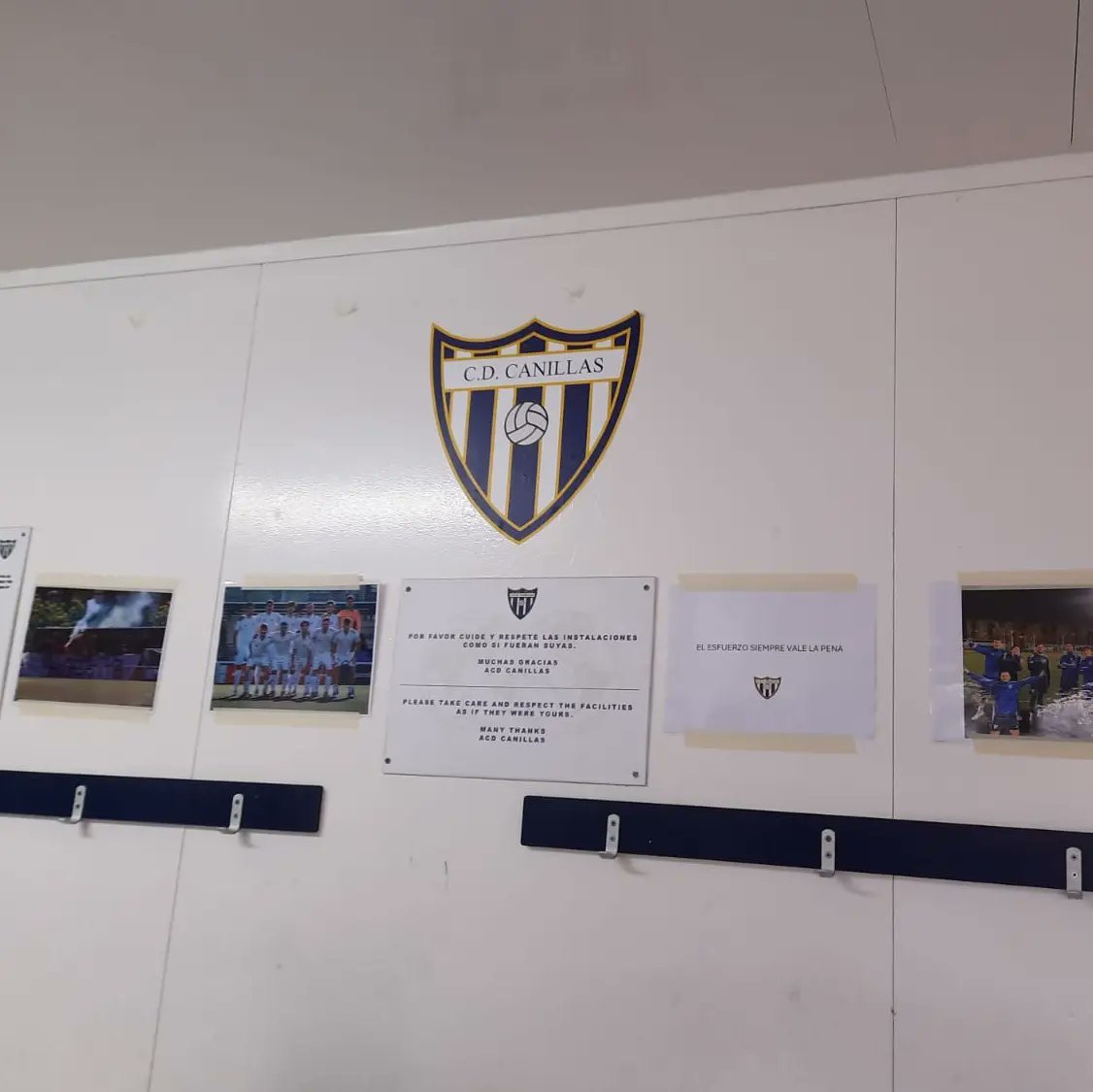 CDCanillas's tweet photo. 🤩 ¡El domingo, nuestro Aficionado B logró una importante victoria!

🔝 Los chicos lo dieron todo en el campo, pero el partido comenzó a ganarse en el vestuario gracias a la acción del capitán, @dsh91

👏🏻 ¡¡Personas como tú hacen grande este club!!

#LuchamosConOrgullo🤍💙 https://t.co/wDRehUCINK