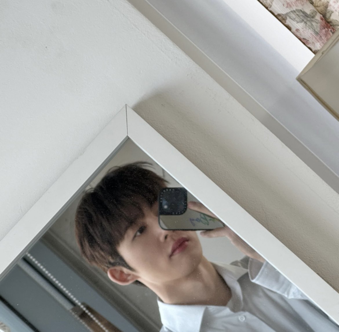 bemy131's tweet photo. 버블프사바꿨네예뽀다!!!!
라는말에윙크하고있는거재수없어서바꿨다는거
ㄹㅇ빈쪽이같��� https://t.co/RWO4wLJqtd