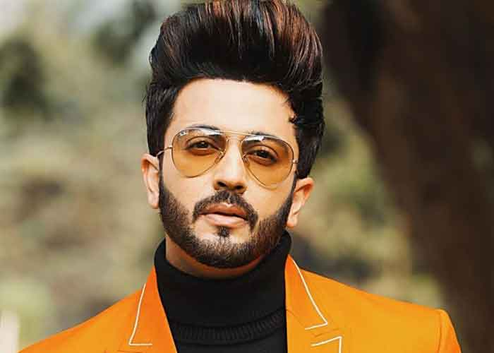 yespunjab's tweet photo. Dheeraj Dhoopar takes Urdu lessons from his makeup artist
#DheerajDhoopar #Urdu #UrduLessons #MakeupArtist #RabbSeHaiDua #YeshaRughani #SeeratKapoor #YesPunjab
@DheerajDhoopar
https://t.co/kX7y1ALPTp https://t.co/9LXPw7vKTq