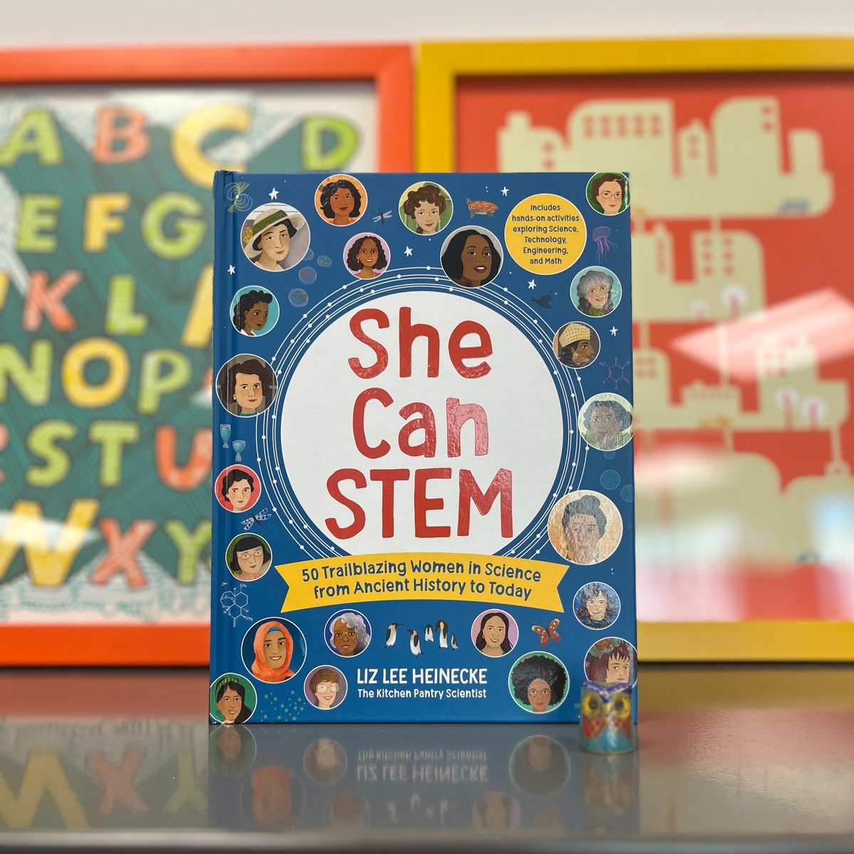📚👩🏽‍🔬She Can STEM by Liz Lee Heinecke and illustrated by Kelly Anne Dalton. #dailybutlershelfie #InternationalWomensDay #SheCanSTEM @KitchPantrySci @kellyannedalton @QuartoBooksUS
