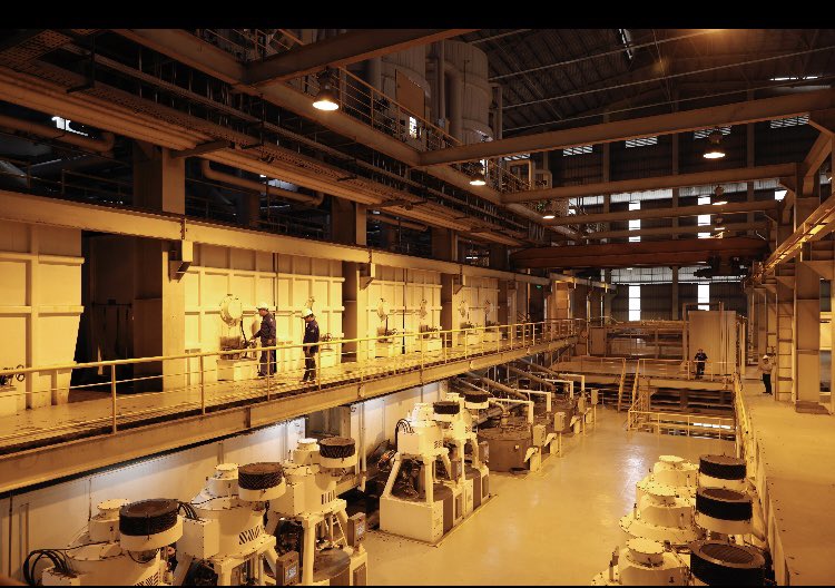 conan_herve's tweet photo. #AFDVietnam30ans Visite de l'usine sucrière de #AnKhe fleuron du Groupe #QNS avec 25% de la production 🇻🇳! Une usine ultramoderne où fonctionnent toujours la #presse et la #chaudière financées par @AFD_France il y a 25 ans ! Fierté de faire un peu partie de cette success-story ! https://t.co/O2aNS3BkFQ