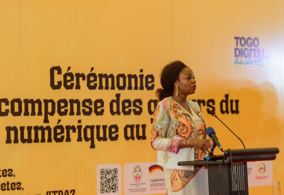 Cina Lawson tweet media