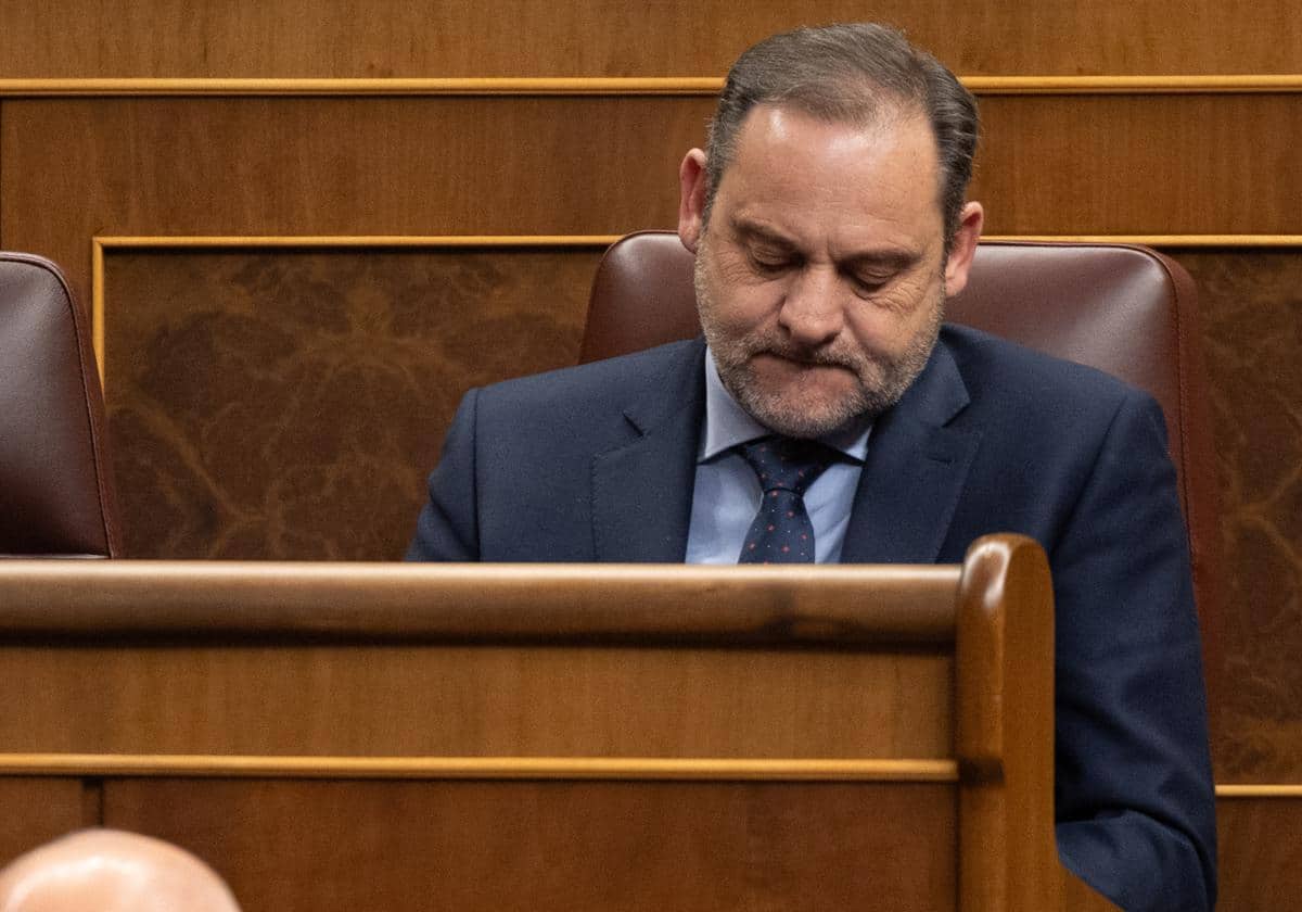 getroppel's tweet photo. 2 hombres y un destino. Hilo ficticio (?)

1. Adentrémonos en el oscuro tejido del R78, donde Ábalos y Puente, dos hombres entregados al PSOE, entrelazan sus destinos. Bajo la apariencia de lealtad partidista, sus vidas  personales esconden secretos, lujos y un oscuro vínculo. https://t.co/8j8yiotyGs