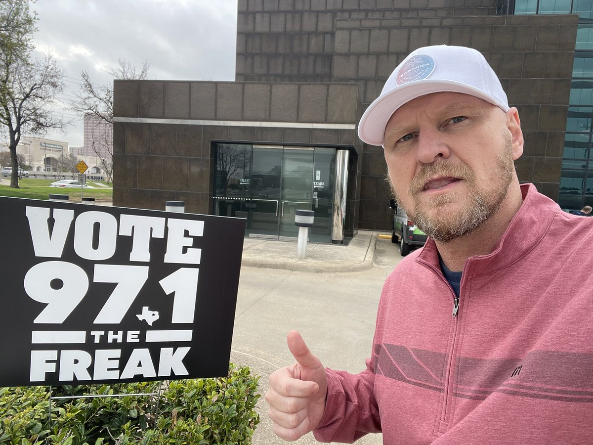 Come get your free ass polling station/lawn sign in front of the iHeart building in Addison til noon today. Look for athletic build. About half of the hundred gone already!
