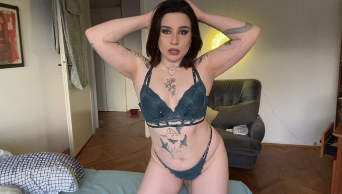 Going live in 10 minutes! On loyalfans and manyvids 😁 find my links in bio! https://t.co/kHrVChg10H<a href="/tag/fitnessmotivation"class="tags"><span>#fitnessmotivation</span></a><a href="/tag/fitnessgirls"class="tags"><span>#fitnessgirls</span></a><a href="/tag/fitgirl"class="tags"><span>#fitgirl</span></a><a href="/tag/tattoo"class="tags"><span>#tattoo</span></a>