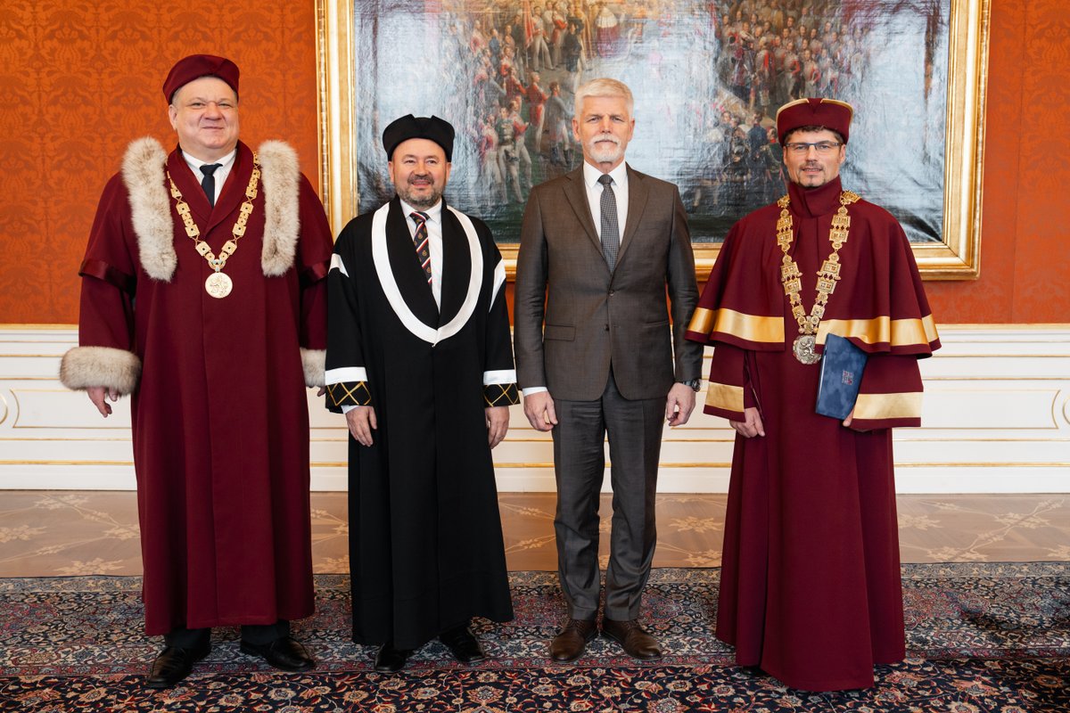 V úterý 27. února 2024 prezident České republiky Petr Pavel jmenoval na Pražském hradě prof. Ing. Pavla Kozáka, Ph.D., rektorem Jihočeské univerzity v Českých Budějovicích. Více na zde: jcu.cz/cz/univerzita/… 

#jihoceskauniverzita <a href="/prezidentpavel/">Petr Pavel</a>