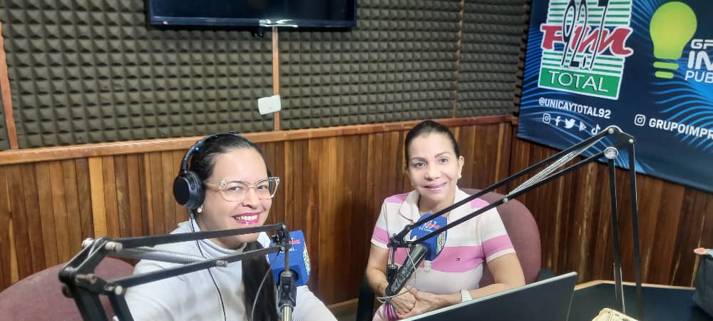 sandraalfaro's tweet photo. #27Feb24 #SandraAlfaro Hoy estuve en entrevista por la 92.7 FM en Informe Total conducido por Grase Sofía Delgado, amena y fluida, me agradó estar allí, tratamos temas de la actualidad política y de la posición de nuestro partido @ADemocratica y nuestra candidata @MariaCorinaYA https://t.co/dG1ZILW22y