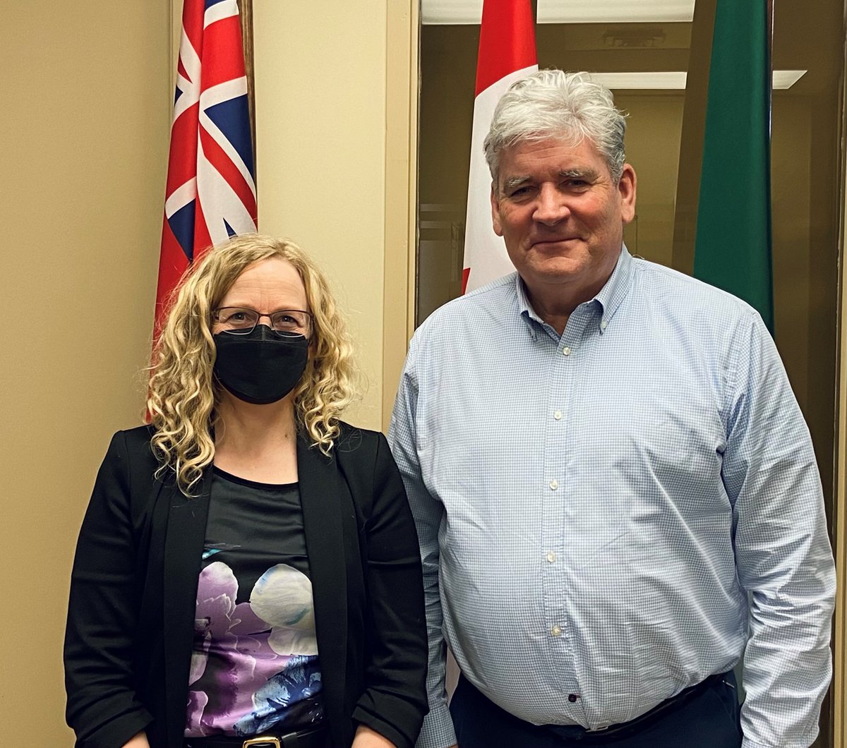 Le_CAP_ON's tweet image. Un très bel échange avec John Fraser. 
Nous le remercions chaleureusement pour son soutien envers les services en santé mentale et en dépendances. 
Avoir des alliés comme vous John Fraser est essentiel pour notre communauté francophone.