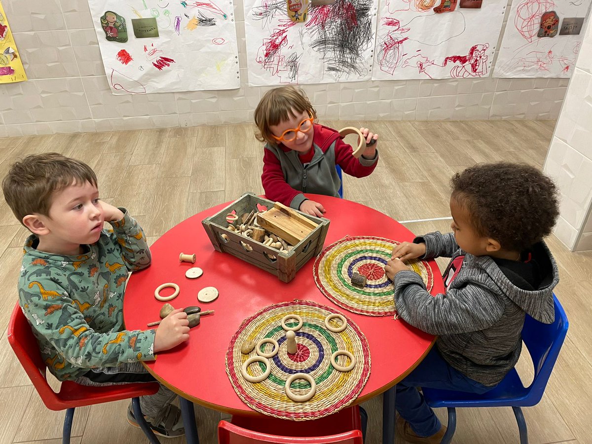 NouPatufet's tweet image. Dilluns: #DiaZen. L'aquí i l'ara pren importància i els mantres, mandales, el ioga i les pràctiques de Mindfulness han estat protagonistes.

#setmananadelasalut2024 #ProgramaSI
#ODS3 #NouPatufet