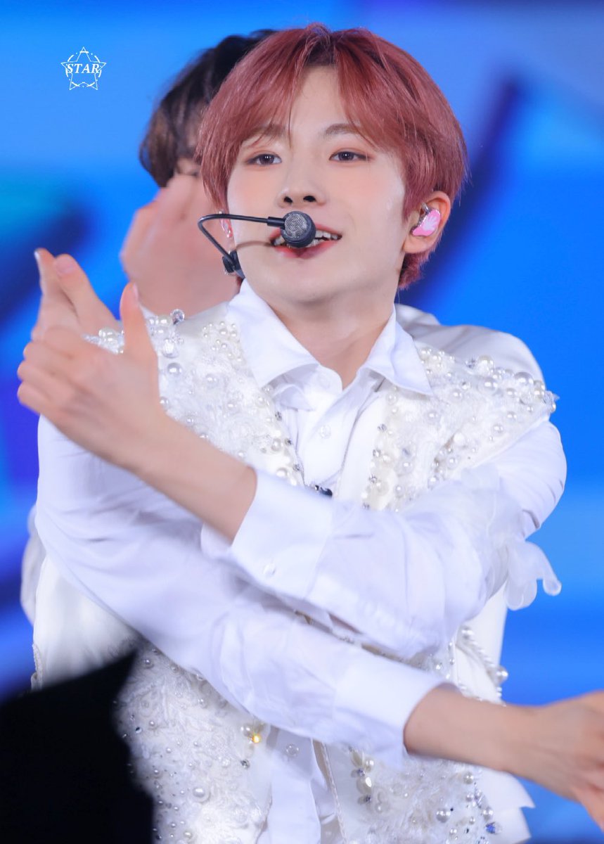 𝑺𝑻𝑨𝑹✨ tweet media
