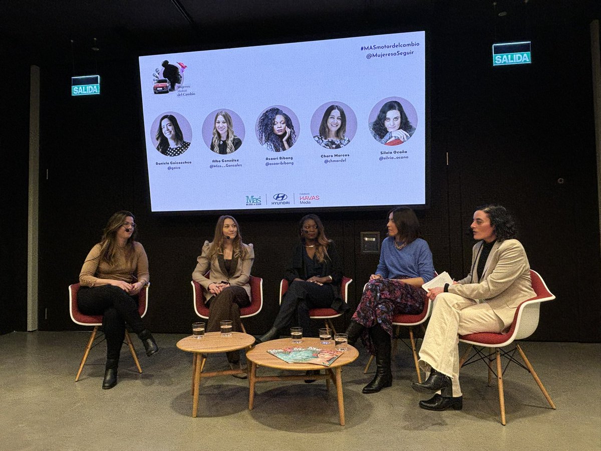 Comienza nuestro evento #MASMotordelcambio con: 

Daniela Goicoechea  (<a href="/goico/">Daniela Goicoechea</a>), fundadora de Brandcrops. 
Alba González (<a href="/Miss__Gonzalez/">Dra. Alba González Álvarez</a>), ingeniera biomédica e investigadora
Asaari Bibang (<a href="/asaaribibang/">Asaari Bibang</a>), actriz y cómica. 
Charo Marcos, fundadora de Kloshletter (<a href="/chmardel/">Charo Marcos</a>)