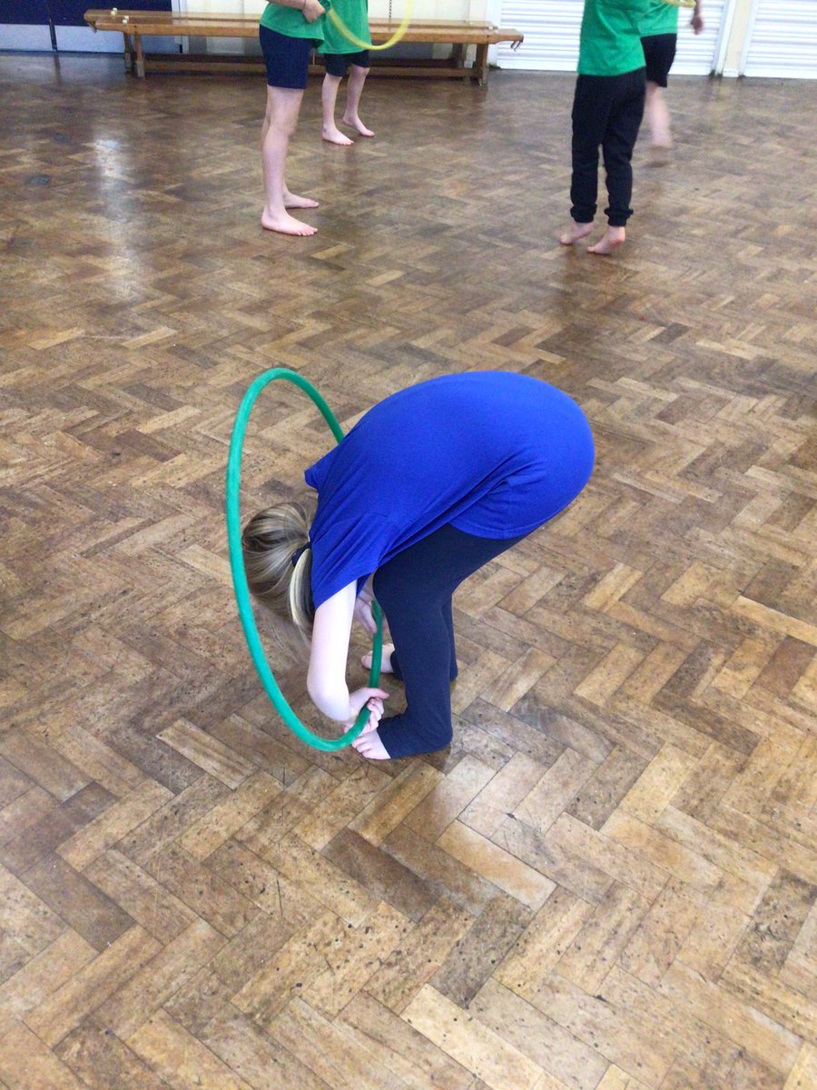 Year2_GV's tweet photo. In PE, we are starting our topic of dance. We used the hoops to hold different balances for the count of 8 and created a sequence f different holds. #peri #powers #peripower #powerscurriculum https://t.co/uGh1oBGsrA