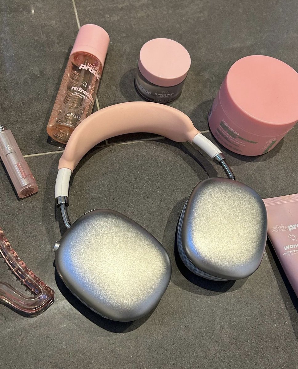 the pink essentials🎀💕⚡️💌🛁