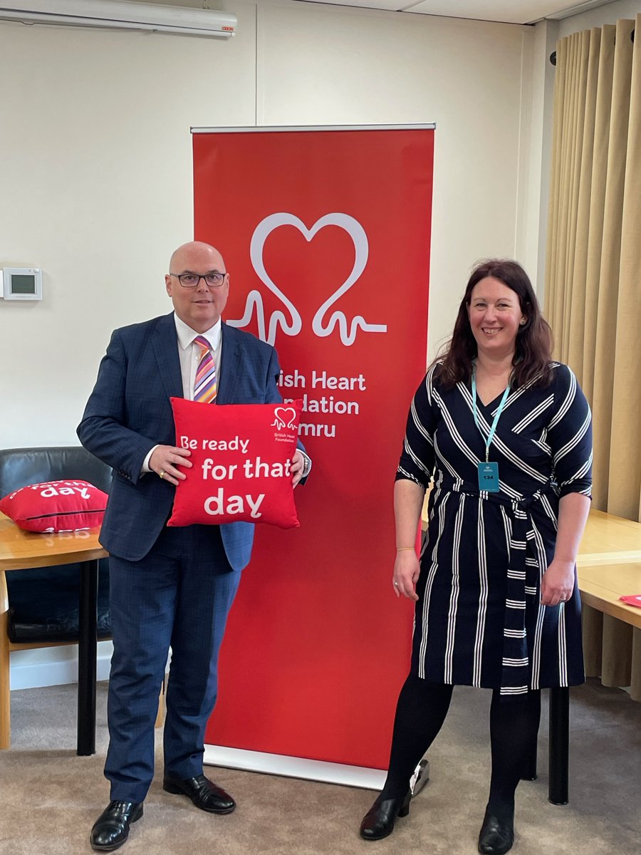 Thanks to <a href="/BHFCymru/">BHF Cymru</a> for teaching me more about CPR. With over 30,000 people having an out-of-hospital cardiac arrest in the UK &amp; less than one in ten surviving, it’s vital we all learn these lifesaving skills! ❤️