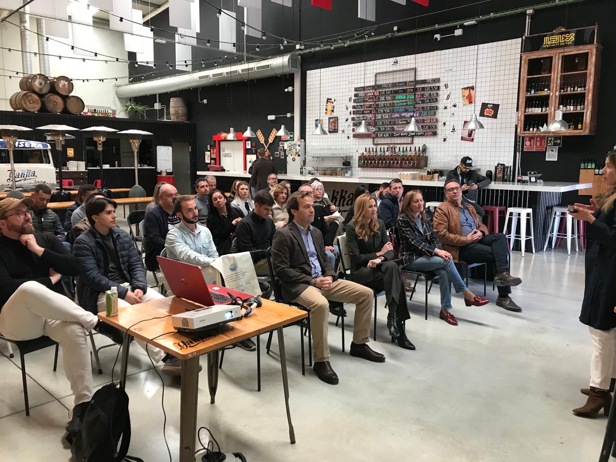 regiondemurcia's tweet photo. Arranca el ciclo #DayUp para seguir impulsando la creación de empresas en todos los municipios de la Región.

La #RegiónDeMurcia fue en 2023 la tercera comunidad de España donde más empresas se crearon, 2.671 sociedades mercantiles, lo que supone una tasa de crecimiento interanual del 11,5 por ciento frente al 9,1 nacional.

Noticia: https://t.co/BpC7dMjK5n