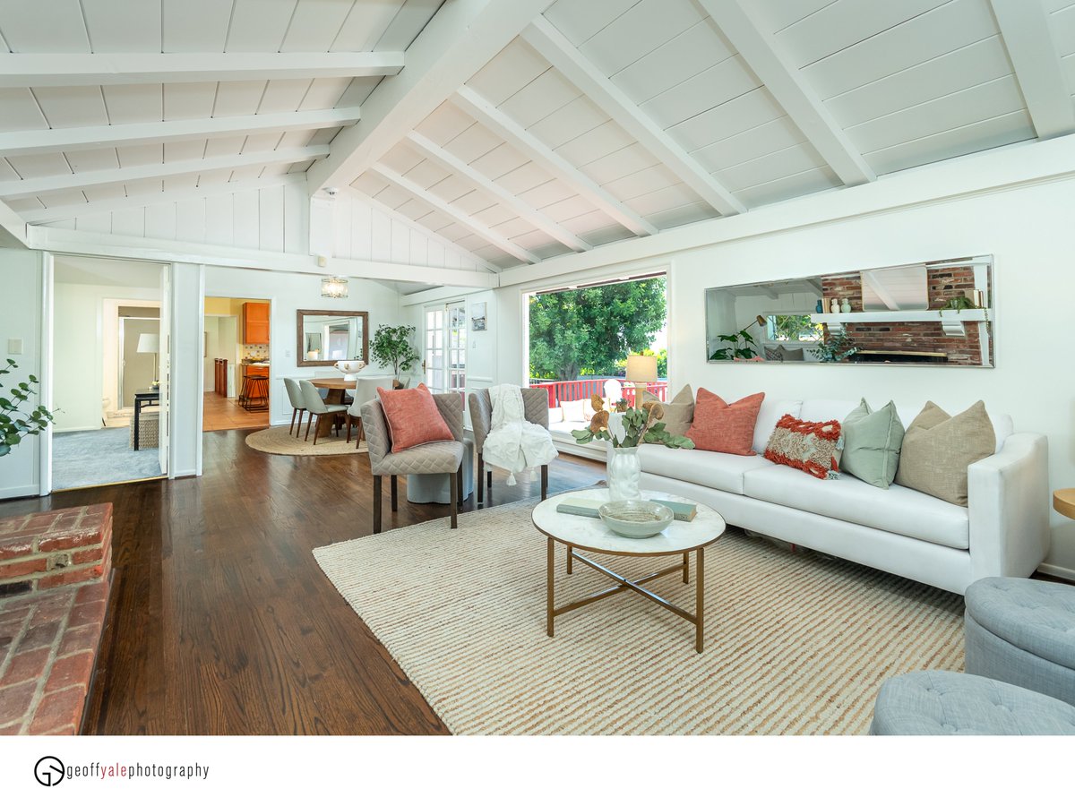 geoffreyyale's tweet image. Listing a new home? Let our real estate photography make it shine! Professional, captivating, and ready to impress potential buyers. Contact us today! #losangelesrealestate #highendrealestate #architecturaldigest #larealestate #RealEstatePhotography