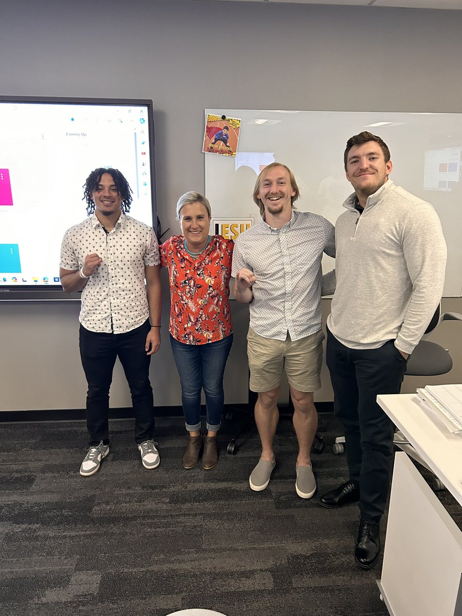 Pt2 with Dr.T! 
#Dressforsuccess #HornetEdge <a href="/esuhornetsfb/">ESU Hornet Football</a>