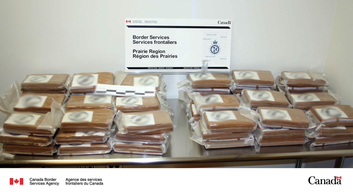 CanBorderPRA's tweet image. #CBSA officers at #YWG airport seized 75kg of cocaine in two suitcases on Feb. 9, the largest narcotics seizure at an airport in the Prairies. The drugs were valued at over $9 million. Investigation is ongoing by @rcmpmb. More: ow.ly/QlMI50QIlOT