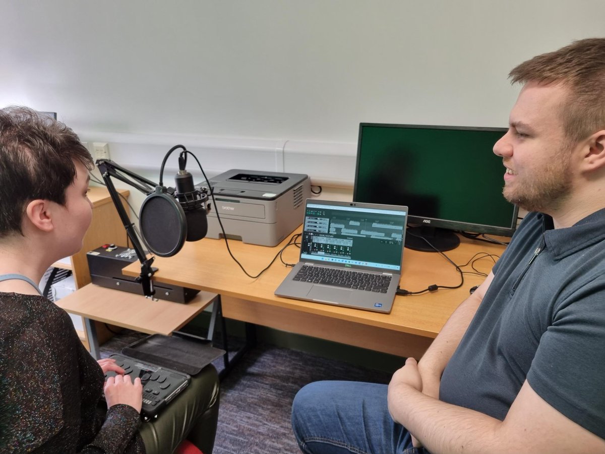 Busy day in the office! More Digital Recruitment Reviews with our lived experience testers reviewing the accessibility of employers online recruitment processes. 

Plus, members of our Experience Network were recording audio descriptions for a new video!

#TeamWork