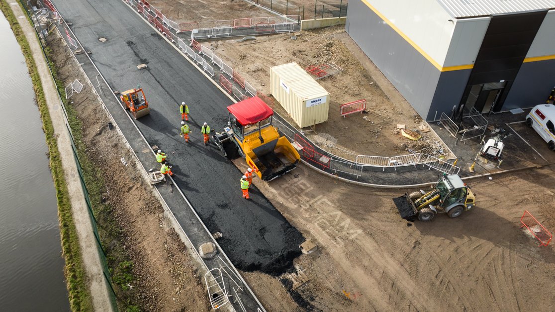 A couple of progress images from <a href="/botanybaylancs/">Botany Bay Business Park</a> in Chorley last week 📸

Amazing work by <a href="/fi_rem/">FIREM</a> who are really making some great progress on the development 👏👏👏

Latest 360° Virtual Site Tour: cutt.ly/ywCmB8rn

☎️01257 431127
🌐helicamservices.co.uk

<a href="/LBVmagazine/">Lancashire Business View</a>