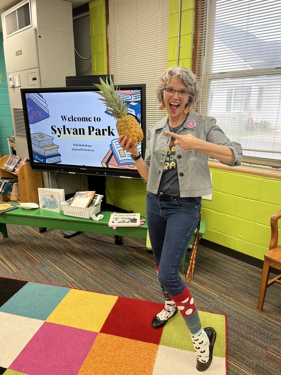 What a kickoff! We gained many new ideas from Kelly Bulbulkaya at Sylvan Park Paideia. We appreciate the warm welcome and breakfast from the <a href="/SylvanParkPTO/">Sylvan Park Elementary PTO</a> l! #MNPSLibraries #PineapplePD