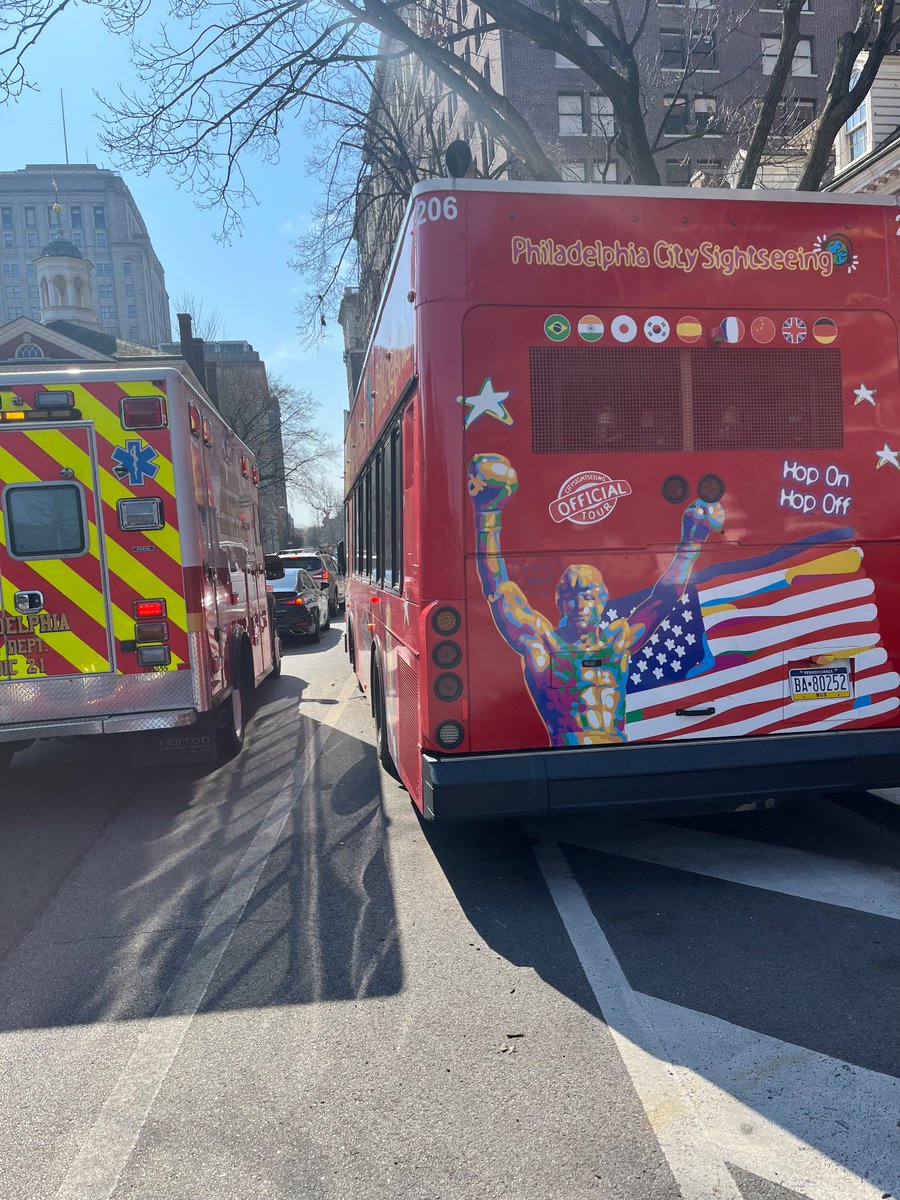 thenickpaj's tweet photo. @PhilaParking @PhilaStreets @CitySSWorldwide  @bcgp Every day, the sight-seeing tour bus (which is parked in its city-provided spot) totally obstructs the 6th St bike lane. Cyclists are forced to swerve into 6th St traffic. What can the city do to fix this?  #unblockbikelanes https://t.co/XcwQD9CaGZ