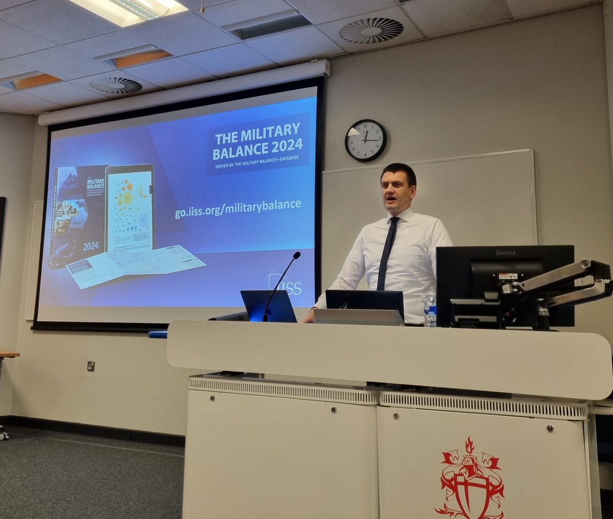 Great guest lecture on #europe #eu #security #defence #insecurity #weapons #nato #internationalrelations #diplomacy #politics #russia #ukraine #middleeast #europeanunion by @B_Giegerich @IISS_org today as part of my @Cityintpolitics @CityUniLondon module & @ccadduk collaboration!