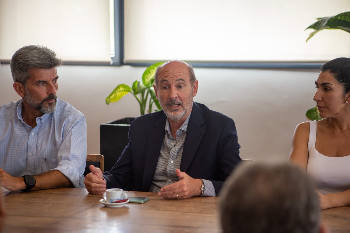 Desde la <a href="/ciudaddemendoza/">Ciudad de Mendoza</a> convocamos a la <a href="/cgtoficialok/">CGT</a>, gremios, cámaras del sector empresario y al <a href="/ProduccionMza/">Producción Mendoza</a> para sentar las bases de la Mesa del Desarrollo y el Empleo.