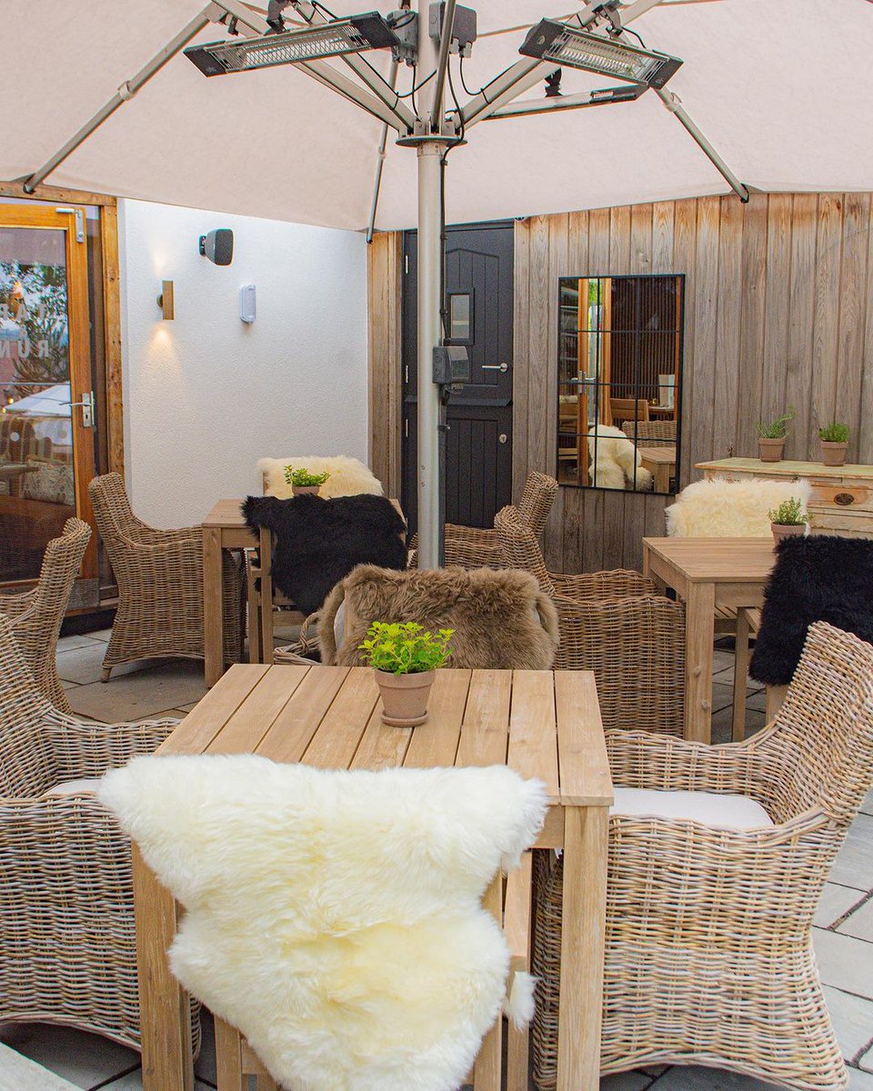 tapandrunCW's tweet image. Counting down the days until we can enjoy sunny spring days on our patios again... ☀️