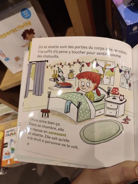 oceanefrance221's tweet photo. ⚜️🇨🇵 Chèr(e)s Patriotes 🇨🇵 ⚜️
Voici ce que @MediasPawer a trouvé dans un livre enfantin et prit en photo 👇🤬
#Propagande #CestPlusPossible #VivelaFrance #enfantin https://t.co/NZqF3IJU0k