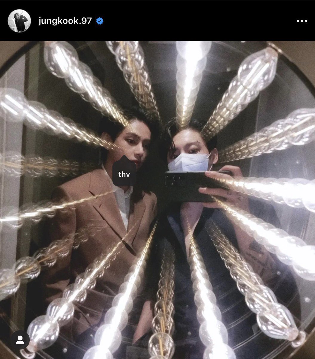 เห็นคนมีปัญหากับรูปพวกนี้ ที่กุกวีเดตด้วยกันที่นิวยอร์ก บอกว่าไปทั้งวง เมมเบอร์ไปหมด แต่ถ้าไปจริง ทำไมเมมเบอร์อื่นไม่ลงรูปบ้าง แถมพี่โฮปก็ไม่รู้ด้วยว่าไปด้วยกันตอนไหน คือเมมเบอร์อีก5คนไม่มีอะไรต้องปิดบังป้ะ ถ้าไปจริง555555 และพี่จองกุกเป็นคนลงรูปเองด้วยในไอจี