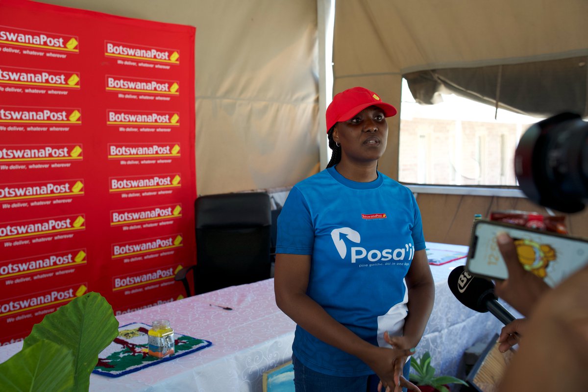 Botswana_Post's tweet photo. The Post gives back to Kachikau Primary School with toiletries, wheelchairs, and solar lights. Acting CEO Ms. Kesegofetse Molatlhegi emphasizes our commitment to community welfare.
#BotswanaPost https://t.co/5LuDnTO0Om