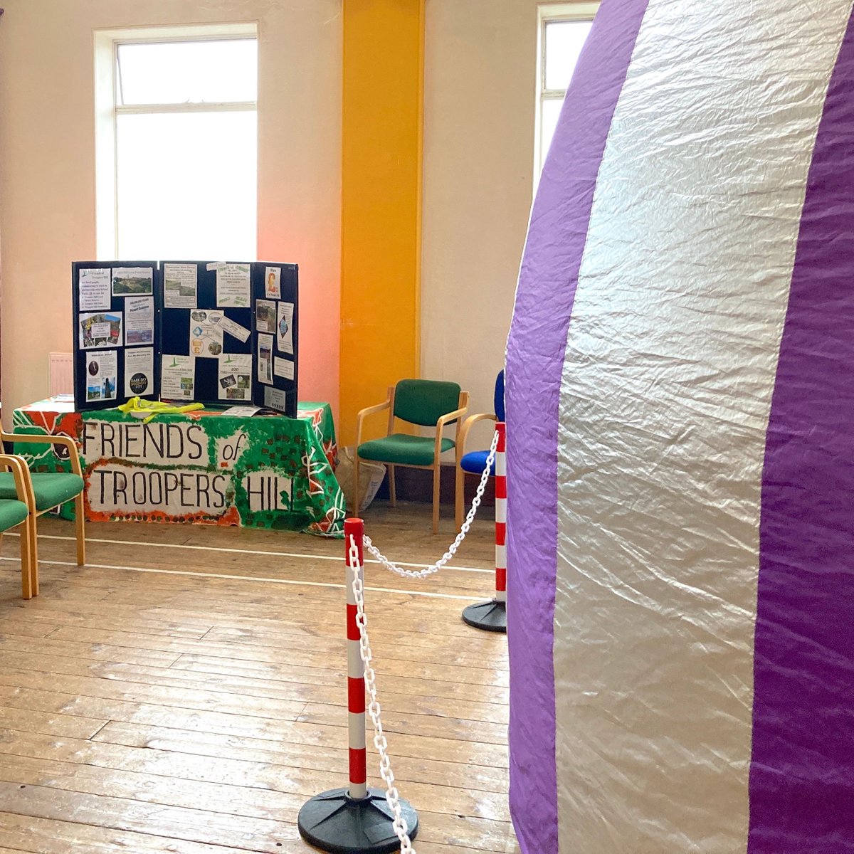 🌿 LOCAL FUNDRAISER 🌿 - we recently supported our local nature reserve by putting on three free performances in one of our large 7m domes. 120 adults and children from our local area enjoyed peering up at the planetarium night sky and learning about the Universe ✨ #EduTwitter