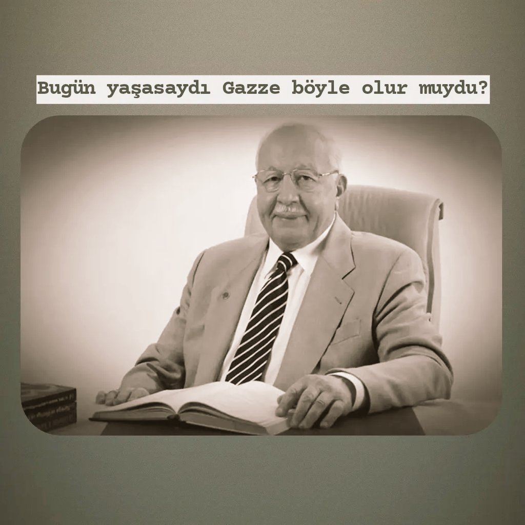 Herkes Hocamı anıyor. Anmak hakikaten önemli bir vefa göstergesi, ancak daha önemli olan şu ki; onu anlamak. 

7 Ekim'den buyana aklımda aynı soru; 'o yaşasaydı, Gazze böyle sahipsiz kalır mıydı?'

Allah rahmet eylesin, mekanı cennet olsun. Allah onu anlayarak anmayı nasib etsin.