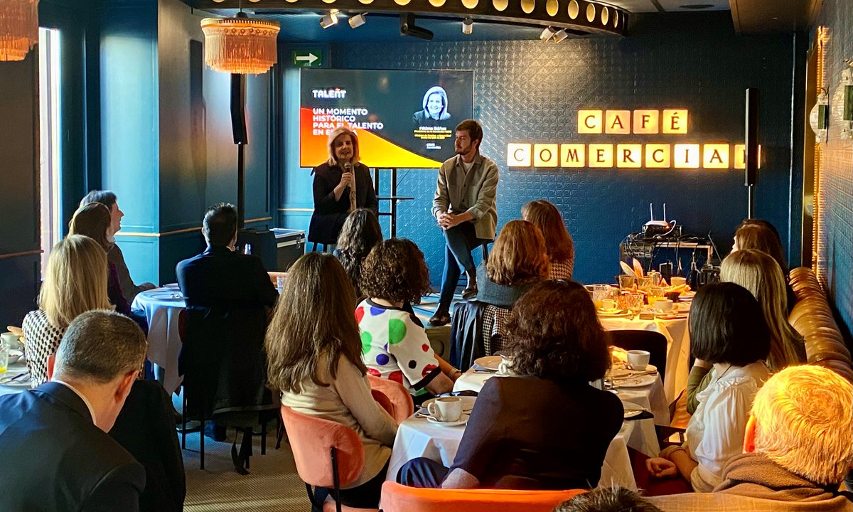 FundacionCEOE (@fundacion_ceoe) on Twitter photo ¡Participamos en el lanzamiento de #TALEÑT24! 🚀<a href="/wearetrivu/">TRIVU</a>
La presidenta de la <a href="/Fundacion_Ceoe/">FundacionCEOE</a> (<a href="/fatimaempleo/">Fátima Báñez</a>) ha analizado las #oportunidades y los retos de este año 2⃣0⃣2⃣4⃣ para transformar España🇪🇸 desde su principal capital: el #talento🙌
🔗somostalent.es ¡Participamos en el lanzamiento de #TALEÑT24! 🚀<a href="/wearetrivu/">TRIVU</a>
La presidenta de la <a href="/Fundacion_Ceoe/">FundacionCEOE</a> (<a href="/fatimaempleo/">Fátima Báñez</a>) ha analizado las #oportunidades y los retos de este año 2⃣0⃣2⃣4⃣ para transformar España🇪🇸 desde su principal capital: el #talento🙌
🔗somostalent.es