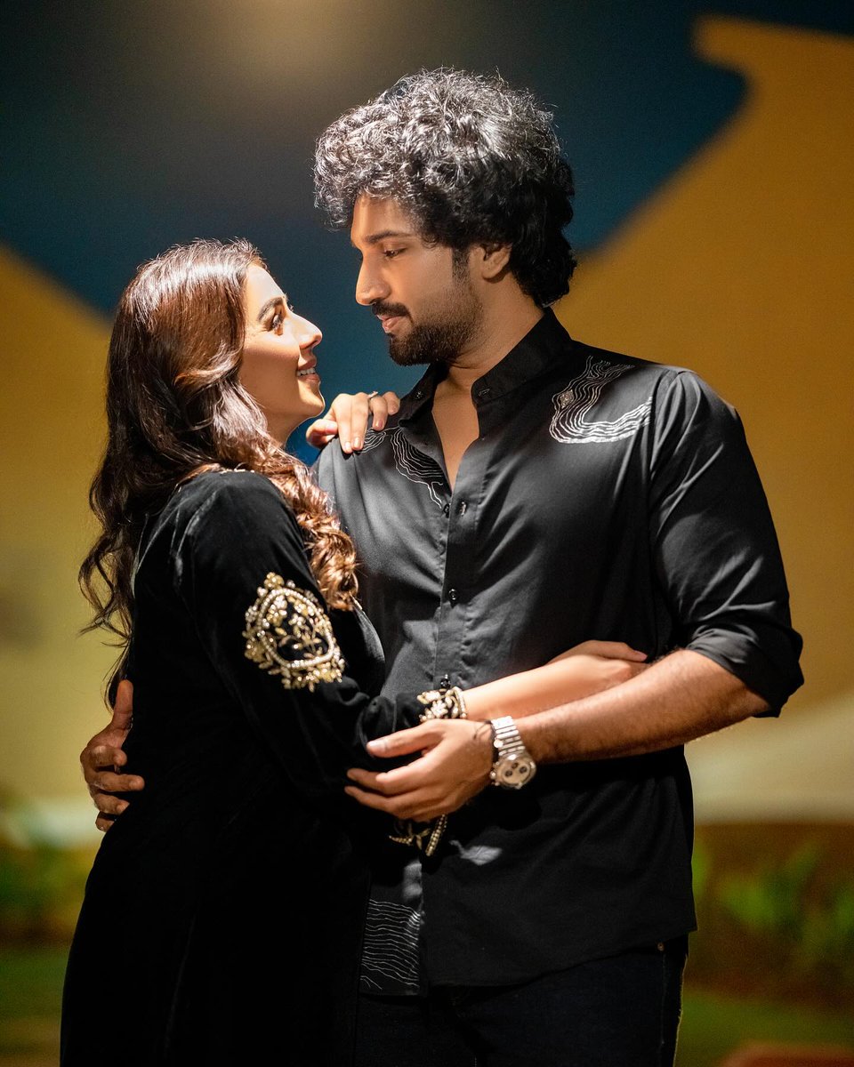 ThamizhPadam's tweet photo. நீ கவிதைகளா...😍🖤🖤 
@AadhiOfficial &amp; @nikkigalrani

#AadhiPinishetty #NikkiGalrani #thamizhpadam https://t.co/9NNJR4pkdg