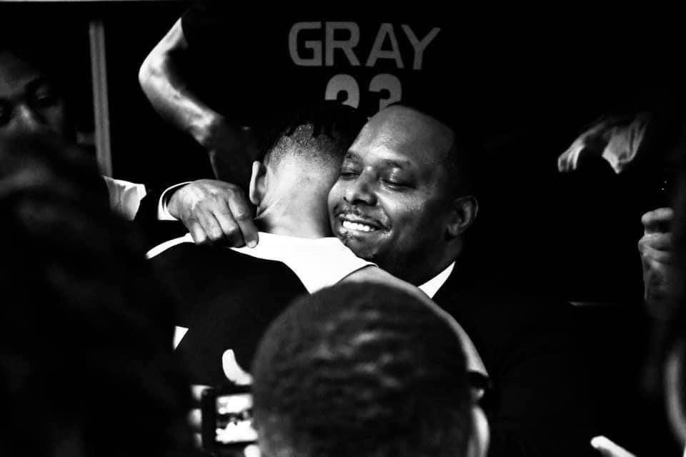 Coach_DBethea's tweet image. Self-control is strength. Calmness is mastery. You have to get to a point where your mood doesn’t shift based on the insignificant actions of someone else. Don’t allow others to control the direction of your life. Don’t allow your emotions to overpower your intelligence.…