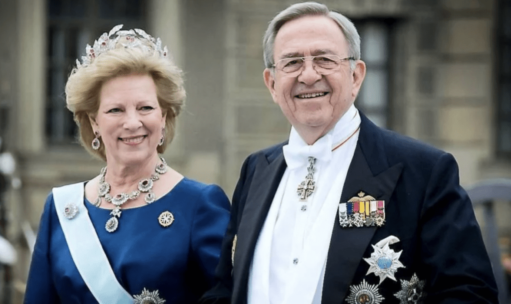 RSSGBristol's tweet photo. The Duke and Duchess of Gloucester (pictured above) are also attending the service. We send our thoughts and prayers to all who are remembering and giving thanks for #KingConstantine today. King of Greece 6 March 1964 until the abolition of the Greek monarchy on 1 June 1973. 🇬🇷 https://t.co/jpLczSqa8D