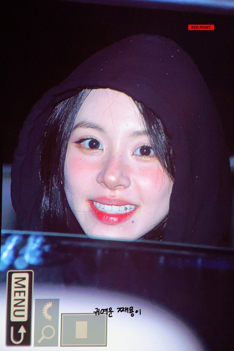 REDPOINT423's tweet photo. 240227 퇴근

아궁빵채영이😘

#채영 #CHAEYOUNG #チェヨン #손채영 #TWICE https://t.co/RAlrbjeVR5
