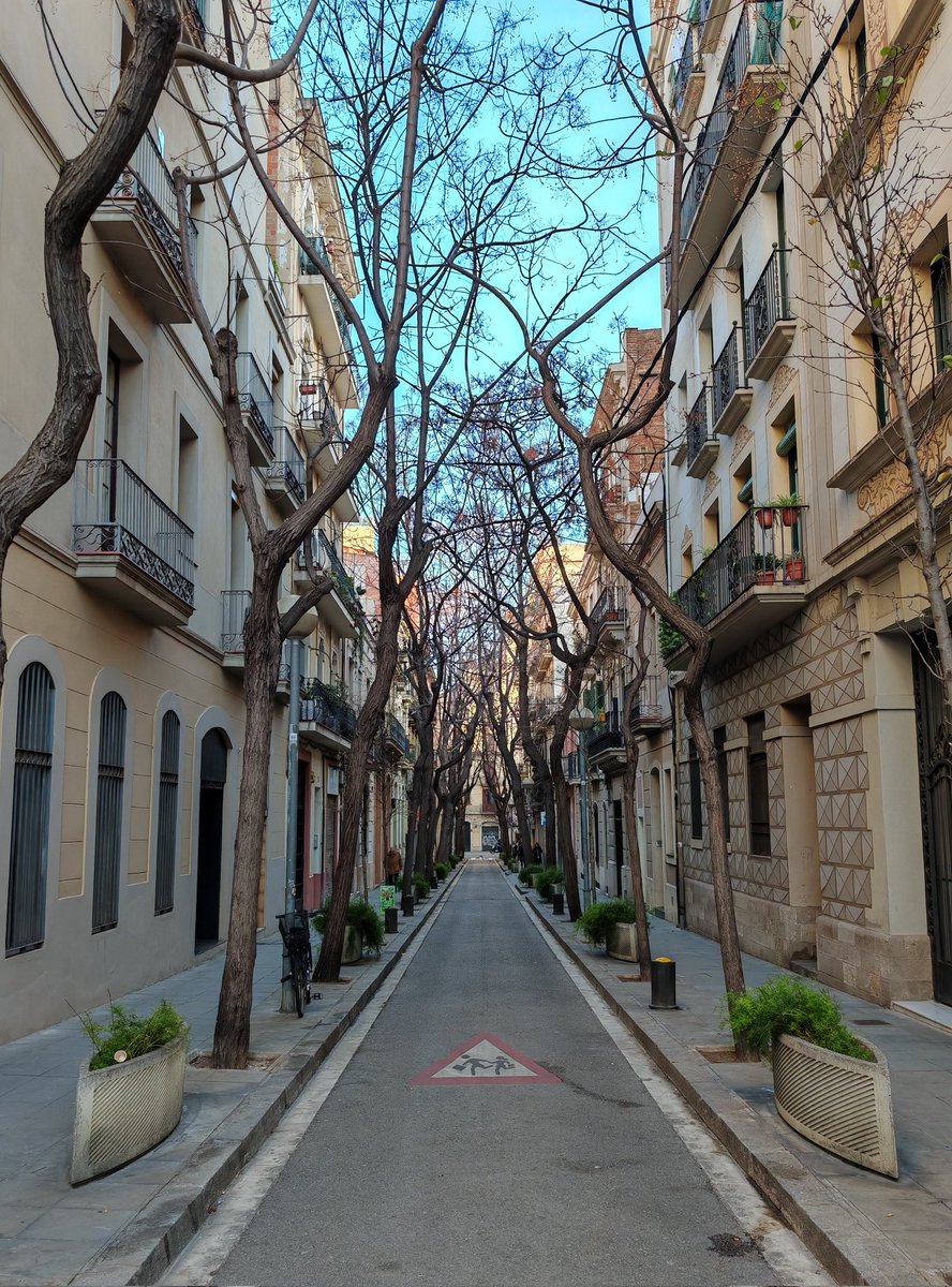Petite balade dans #Barcelone avec le #HonorMagic6pro. Occasion de tester la qualité photo et l'autonomie.
Aucun filtre appliqué.
#HONORMWC2024 #HONORMagic6 #HONORMagicV2 #MWC24 #DiscoverTheMagic #MWC2024 #shotOnHonor #Barcelona