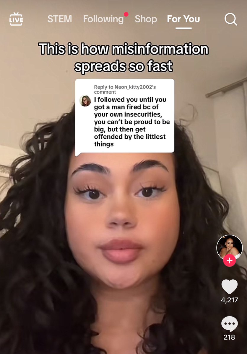 OvOBrezzzy's tweet photo. I’m crying she ran to Tik tok talking bout it’s not true  cus she getting ate on Twitter 😭 Bitch the proof is right there https://t.co/UwdgV1YNLA