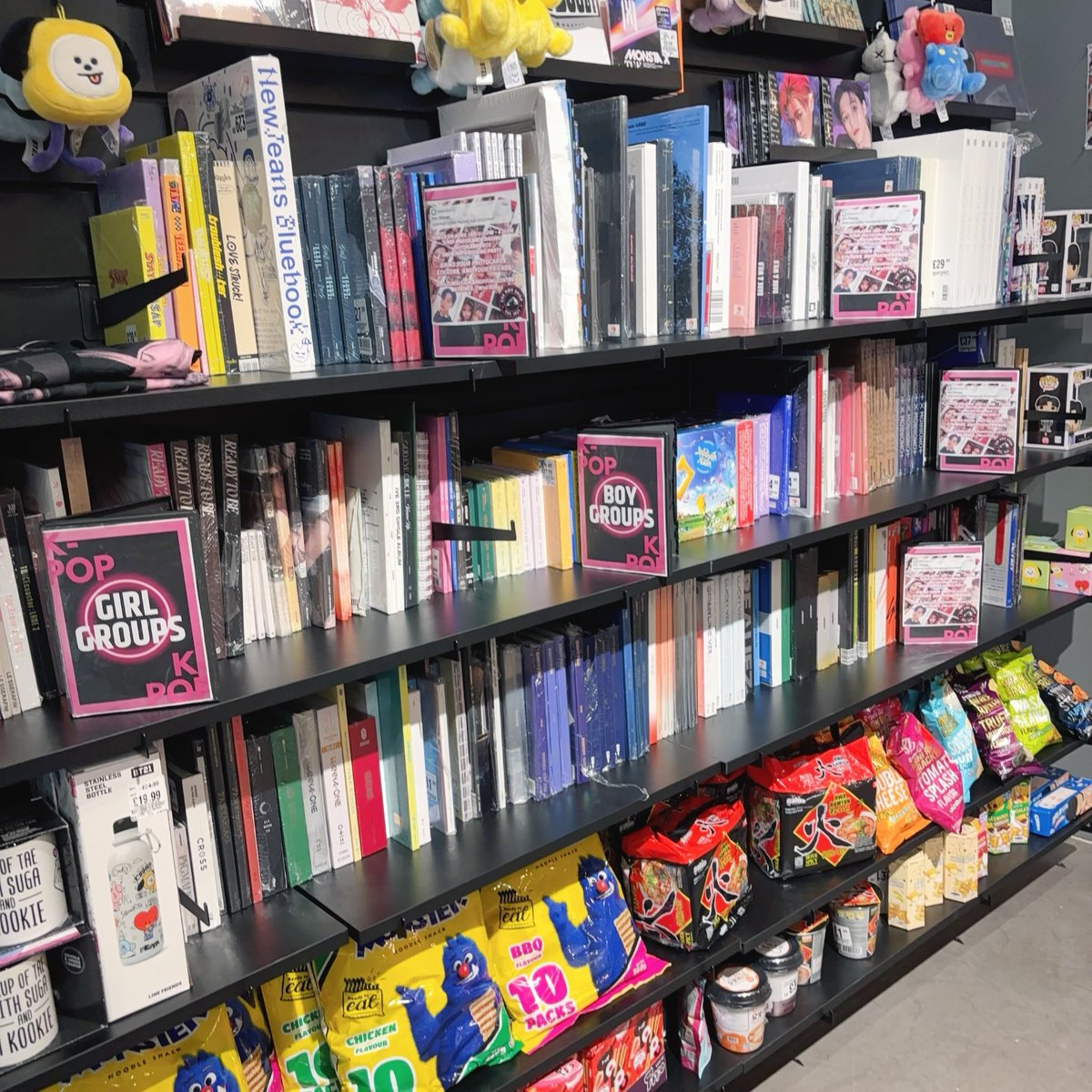 KPOP RESTOCK ALERT 💘 

SKZ, SEVENTEEN, AESPA, TWICE, ITZY, BTS, BP & MORE !! 💗

& DON’T FORGET TO JOIN US ON APRIL 3RD, 3:00PM - 4:30PM
- KPOP PHOTOCARD TRADING
- PHOTOCARD DECO
- KPOP LISTENING PARTY!
hmv ELMSLEIGH SHOPPING CENTRE,
STAINES, TW18 4QB

#hmv #hmvstaines #hmvkpop