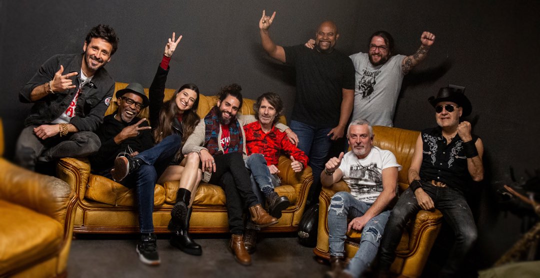 jarabeoficial's tweet photo. Febrero en escena: creciendo en cada nota. 🎶

❤️Gijón, Bilbao, Pamplona, Valencia, Valls (Tarragona), Murcia y Salt (Girona). 

¡Sois enormes!

Esto no ha hecho nada más que empezar. ¡Que no pare la música! 🤘🏽🎸

#GiraHomenajePau #JarabeDePalo #PauDonés https://t.co/L9qw40vzWh