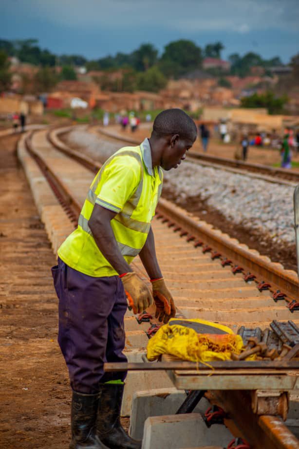 IMATHIA_'s tweet photo. Imathia Construccion operates across the Middle East, Africa, and Europe, boasting a formidable team that delivers large-scale projects worldwide! 🚧👷🏾🚆 

#namanve #mukono #railway https://t.co/s9uwnLV5Si
