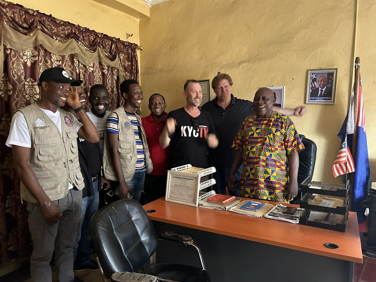 Meeting with local authorities to deploying @hotosm Field Mapping Tasking Manager with @sdi_net @codohsapa enumerators while using drones to fill in imagery gaps in #GreaterMonrovia is drawing interests from the community @openmapping_wna @ivangayton @pedrito1414