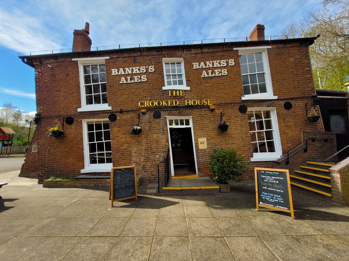 🔥BREAKING NEWS 📢 Owners ordered to rebuild Crooked House pub 🍺South Staffordshire Council's enforcement order requires the building to be built back to what it was prior to the fire 🤙♻️#Heritage #Pub #Demolition🫂👀bit.ly/3TekdnK