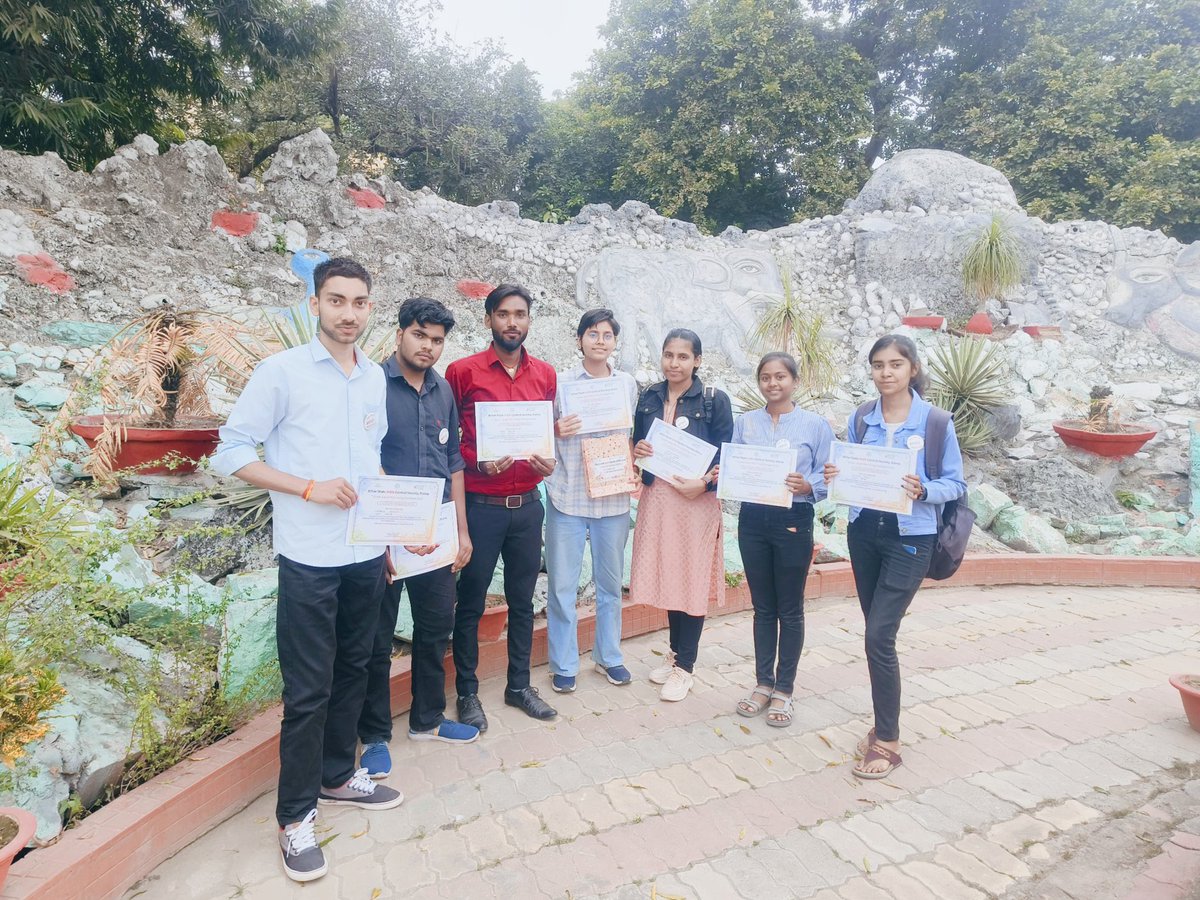NITPatna1's tweet photo. 🎨✨ BSACS organized a vibrant state level painting competition at Veer kunwar singh park (Patna) & 9 talented students from NIT Patna showcased their creativity. A huge congratulations to our shining star Vijeta kumari who made it to the top 10! 🌟 #ArtisticAchievements #BSACS https://t.co/EWRI6BONG1