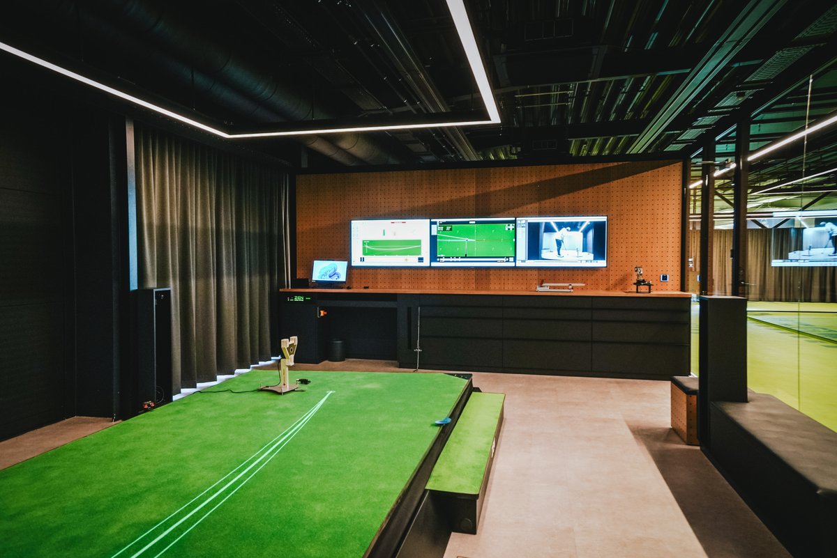 ⛳🤩 Great new #samputtstudio installations @GOLFTEC #manhattan, Golf Club St. Leon-Rot, and @IllinoisStateU @ISURedbirdGolf @ISUwGolf, equipped with the latest SAM technology, including #samprojection, ball tracking, and #samputtlab in combination with @PuttingPlatform