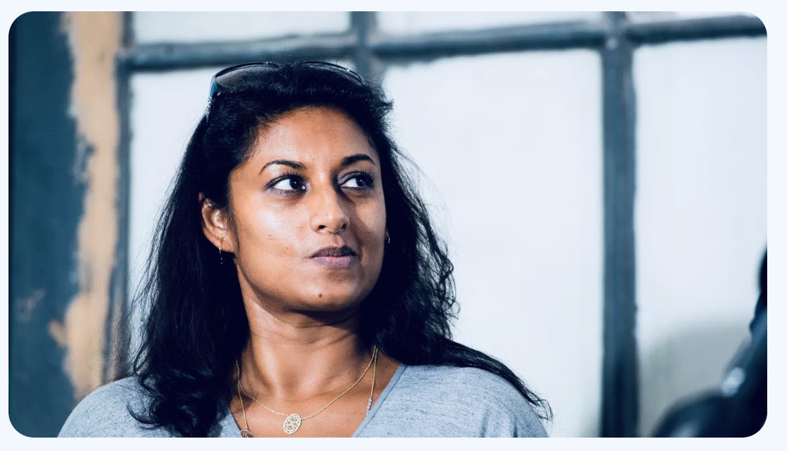 Na een lange periode van stilte praat <a href="/BeelsJinnih/">Jinnih Beels</a> vanavond voor het eerst over de onrust in de Antwerpse afdeling van <a href="/vooruit_nu/">Vooruit</a>. 

Straks in #terzaketv.